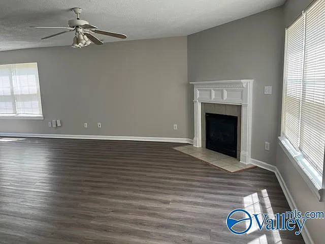 3 bed, 2.5 bath, 2134 sqft, $1,800 — Photo 4