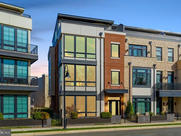 20370 Northpark Dr, Ashburn, VA 20147