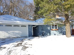 400 6th St E, Carver, MN 55315