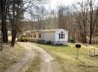 9052 Bachelor Rd NW, Magnolia, OH 44643