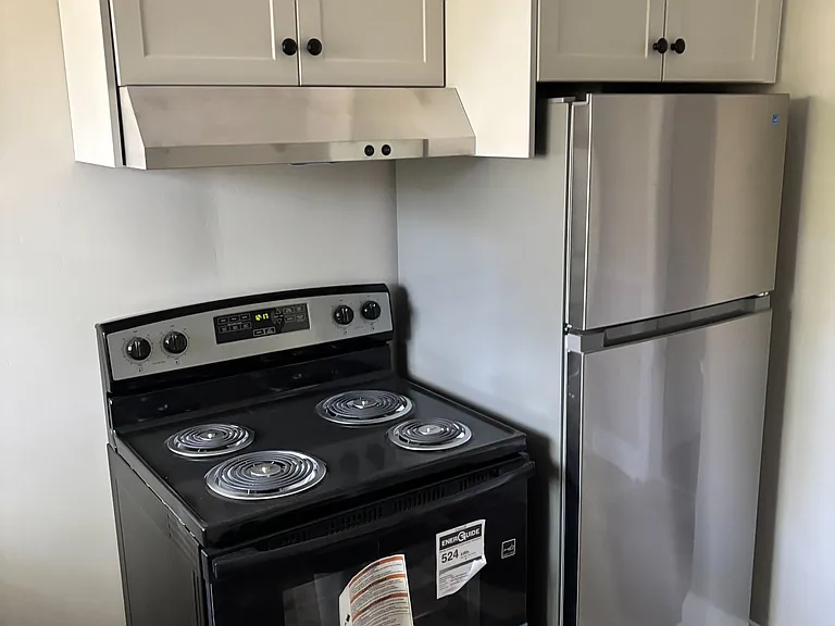 5473 Ontario Ave #5 — Photo 2