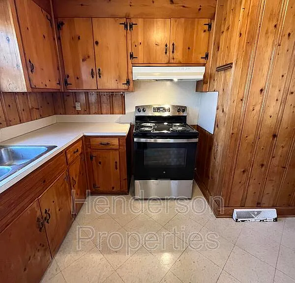 7322 Briardale Dr — Photo 8