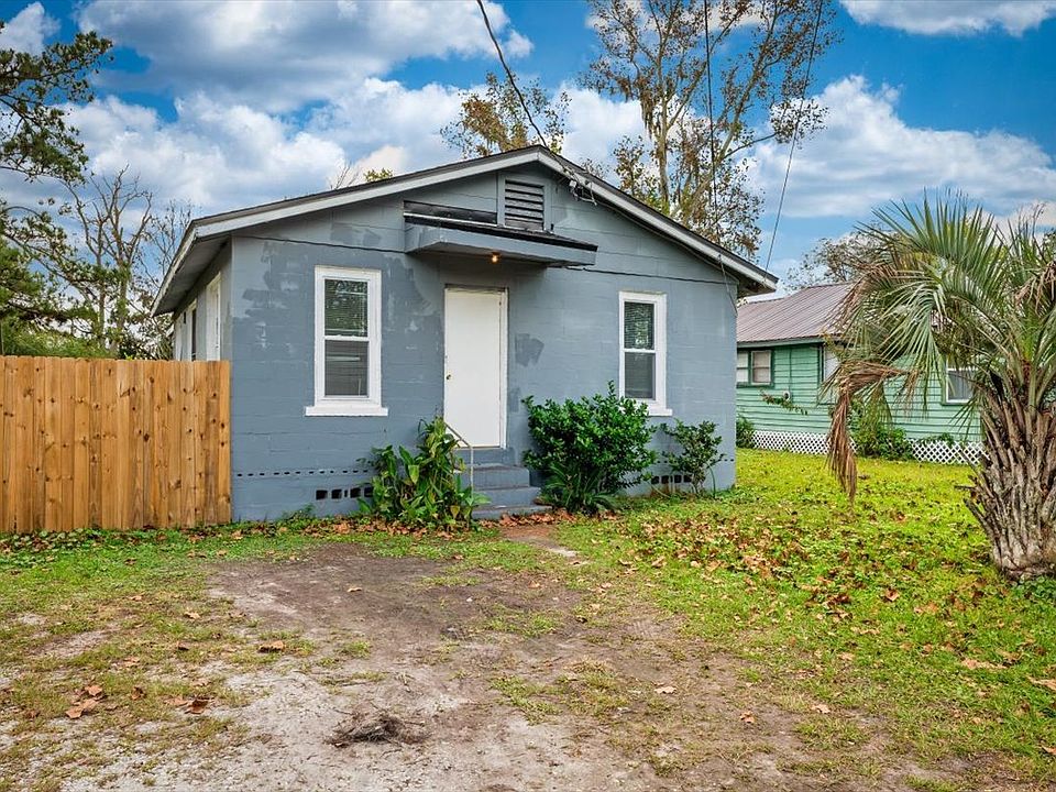 1st image of 256 Vernis Ave