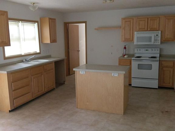 5th image of 6372 Basswood Dr
