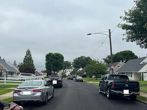 4th image of 2825 Narcissus Rd