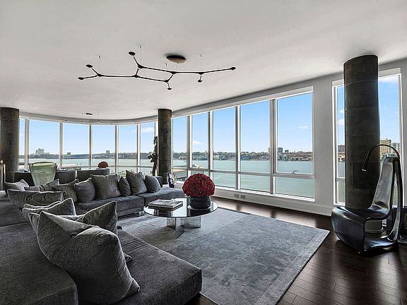 3rd image of 50 Riverside Blvd APT 10L