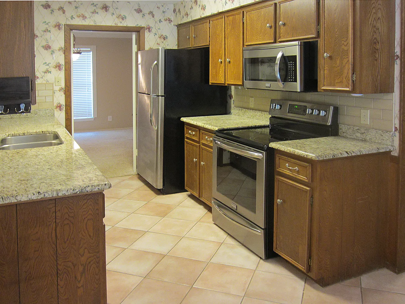 4 bed, 1700 sqft, $1,900 — Photo 3