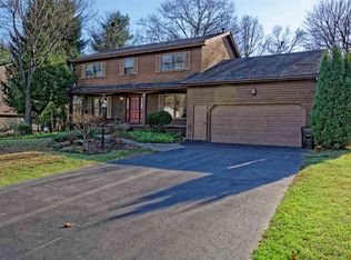 4 Knollwood Dr, Glenville, NY 12302