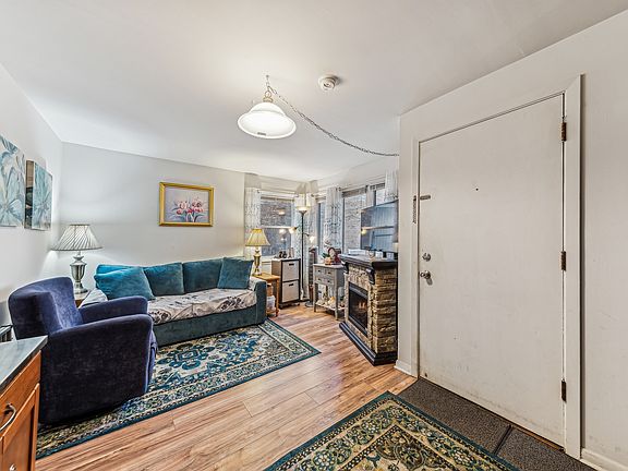 3rd image of 3914 N Central Ave APT 1C