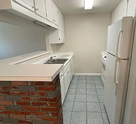 5th image of 112 Candle Brook Dr