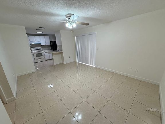 3rd image of 10203 Carriage Glen Ct