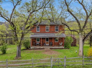 4232 Fairview Dr, Berkeley Springs, WV 25411