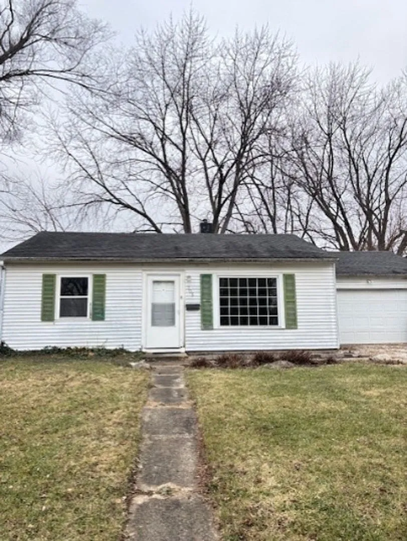 705 Roselyn Dr photo 1