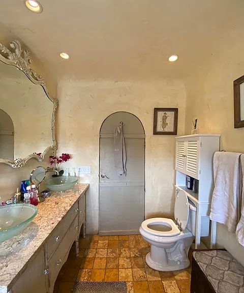 2145 Beachwood Ter — Photo 4