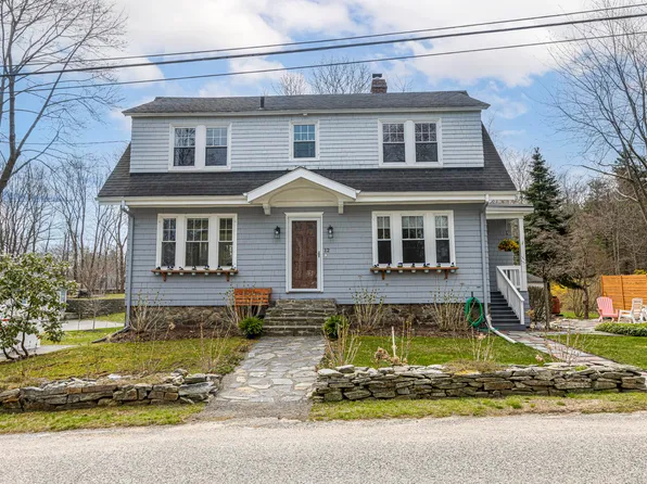 12 Stonybrook Road, Cape Elizabeth, ME 04107