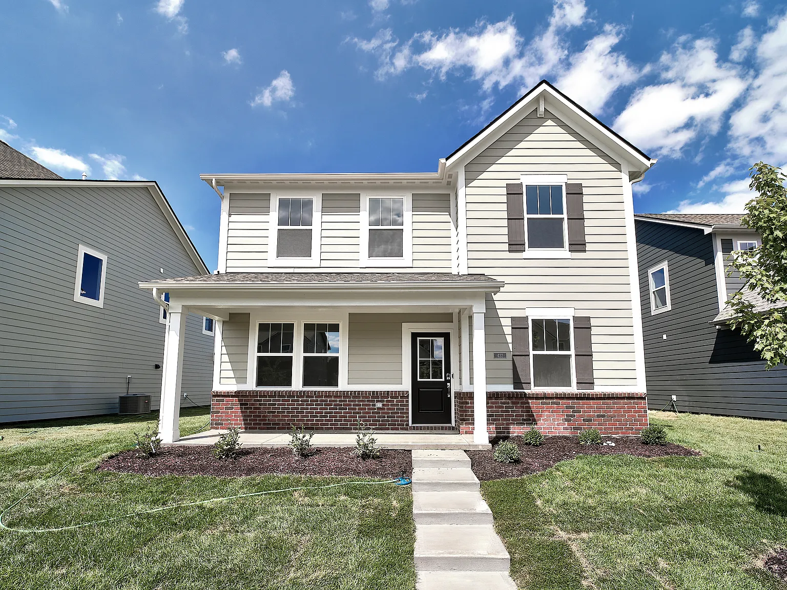 4 bed, 2329 sqft, $2,600 — Photo 1
