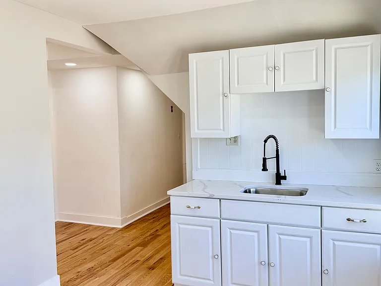 62-64 Porter St #3 — Photo 2