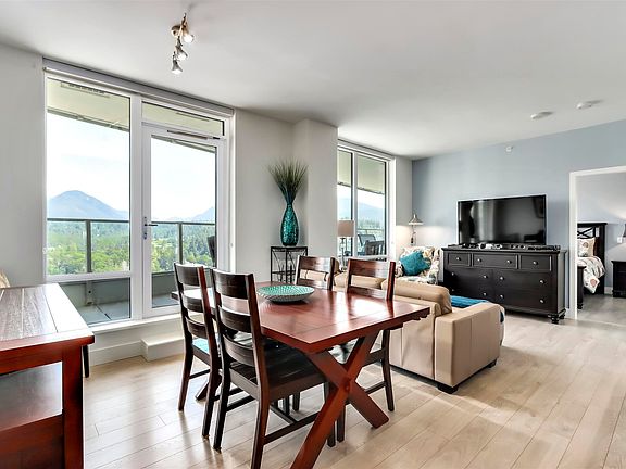 4th image of 1550 Fern St #2306