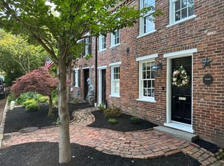 1 Potomac Ct, Alexandria, VA 22314