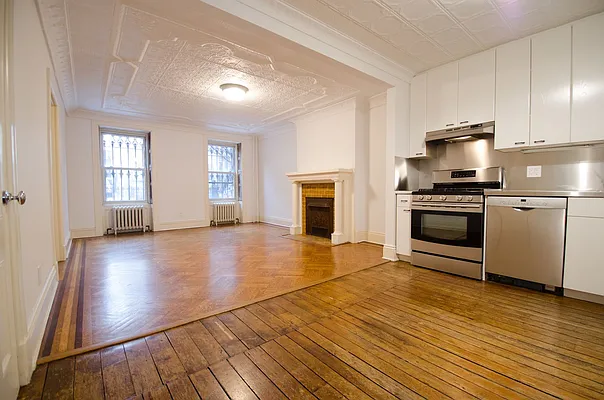 Rented by Realm Properties  | media 11