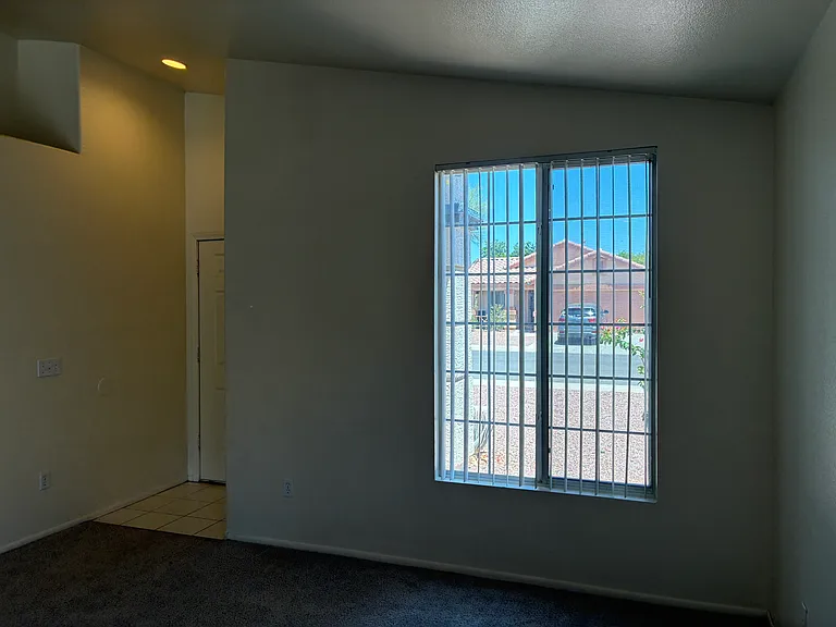10523 W Windsor Blvd — Photo 7