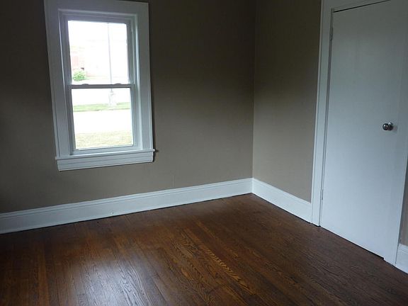 4th image of 1645 Narcissus St