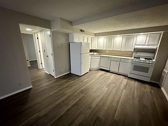 4th image of 611 W Church St #8