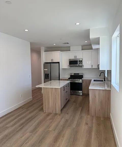 14247 Sylvan St #A — Photo 4