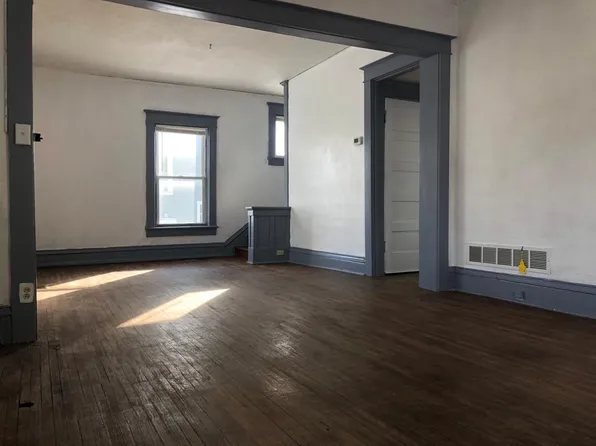 614 N Frederick Ave, Oelwein, IA 50662