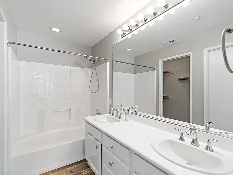 30262 Sunbreeze Bay Ln #F — Photo 12