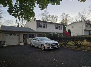 21 Carriage Lane, Hillcrest, NY 10977