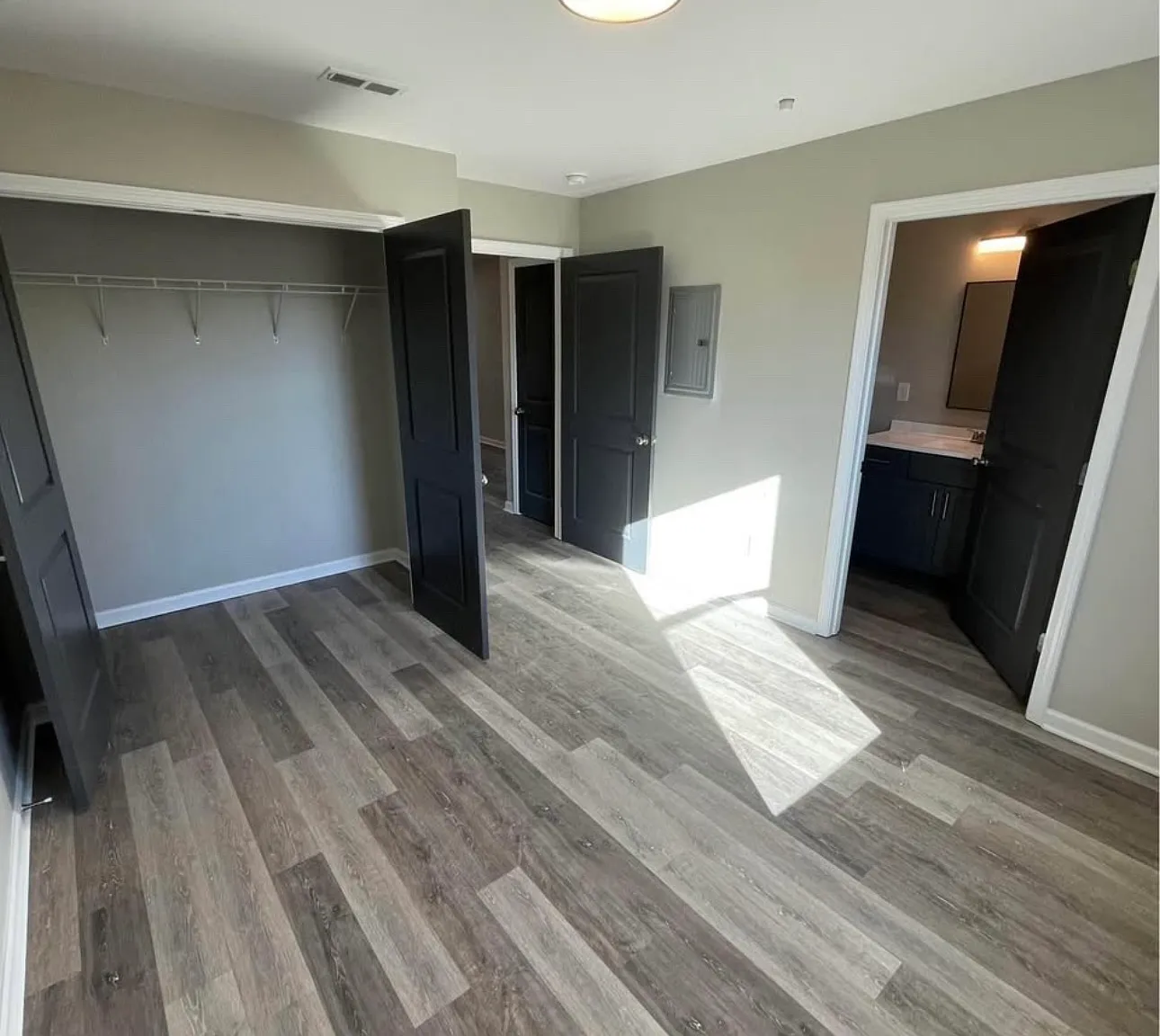 1 bed, 650 sqft, $950 — Photo 2