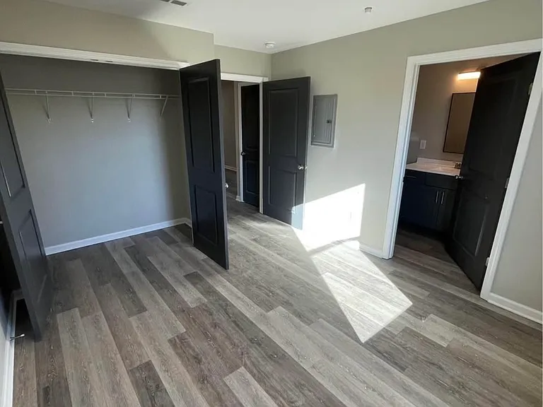 121 Jefferson Ave W #7 — Photo 2