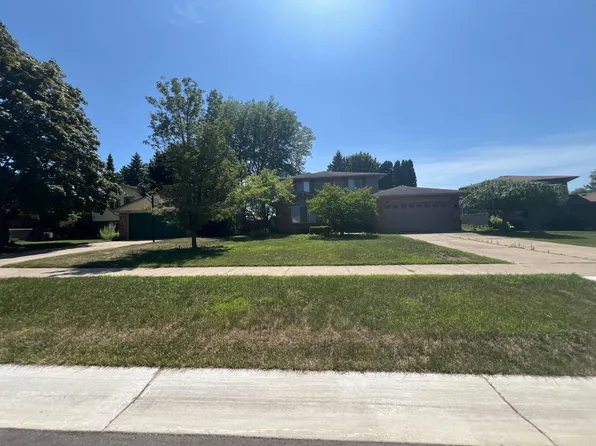 4757 Parkridge Dr, Waterford, MI 48329