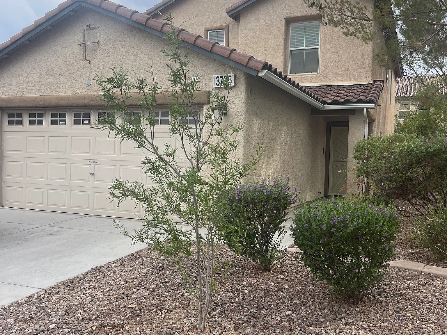 2 bed, 2.5 bath, 1714 sqft, $1,950 — Photo 1