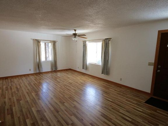 3rd image of 2896 N South Oval Dr