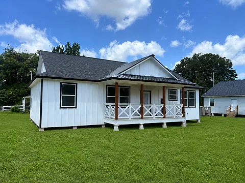3 bed, $1,750 — Photo 1