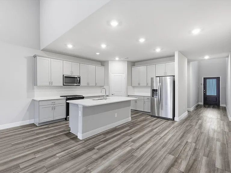 1213 Birchwood Ln — Photo 13