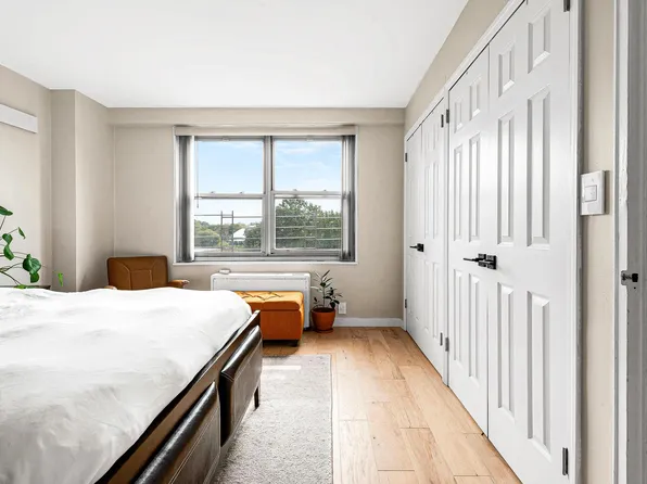 70-25 Yellowstone Boulevard image 25 of 34