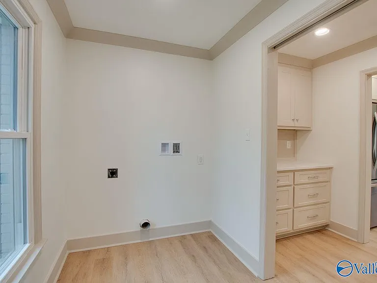 2042 Rosebury Ln SW — Photo 27