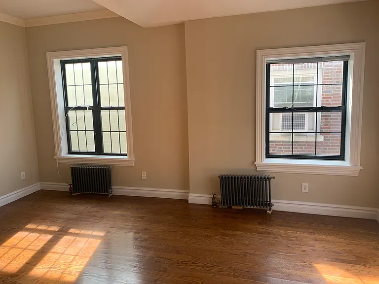 40 Sterling St #2 — Photo 5