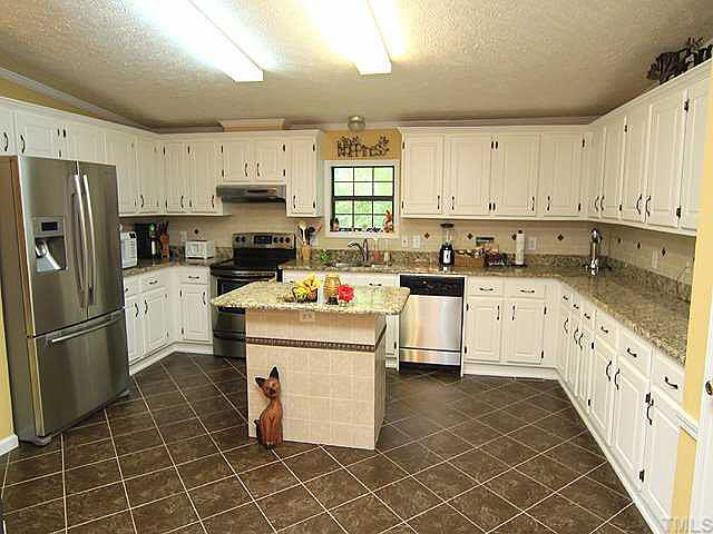 2nd image of 611 Kingsbury Dr