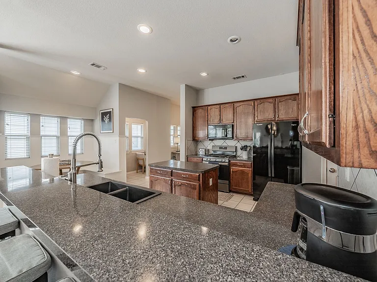 5112 Keating St — Photo 26