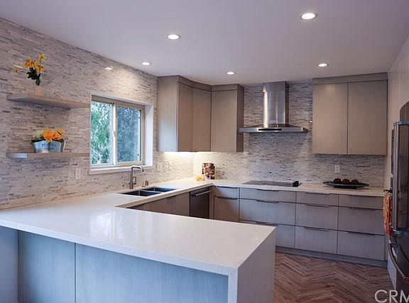 2nd image of 649 Paseo De La Playa Unit 205