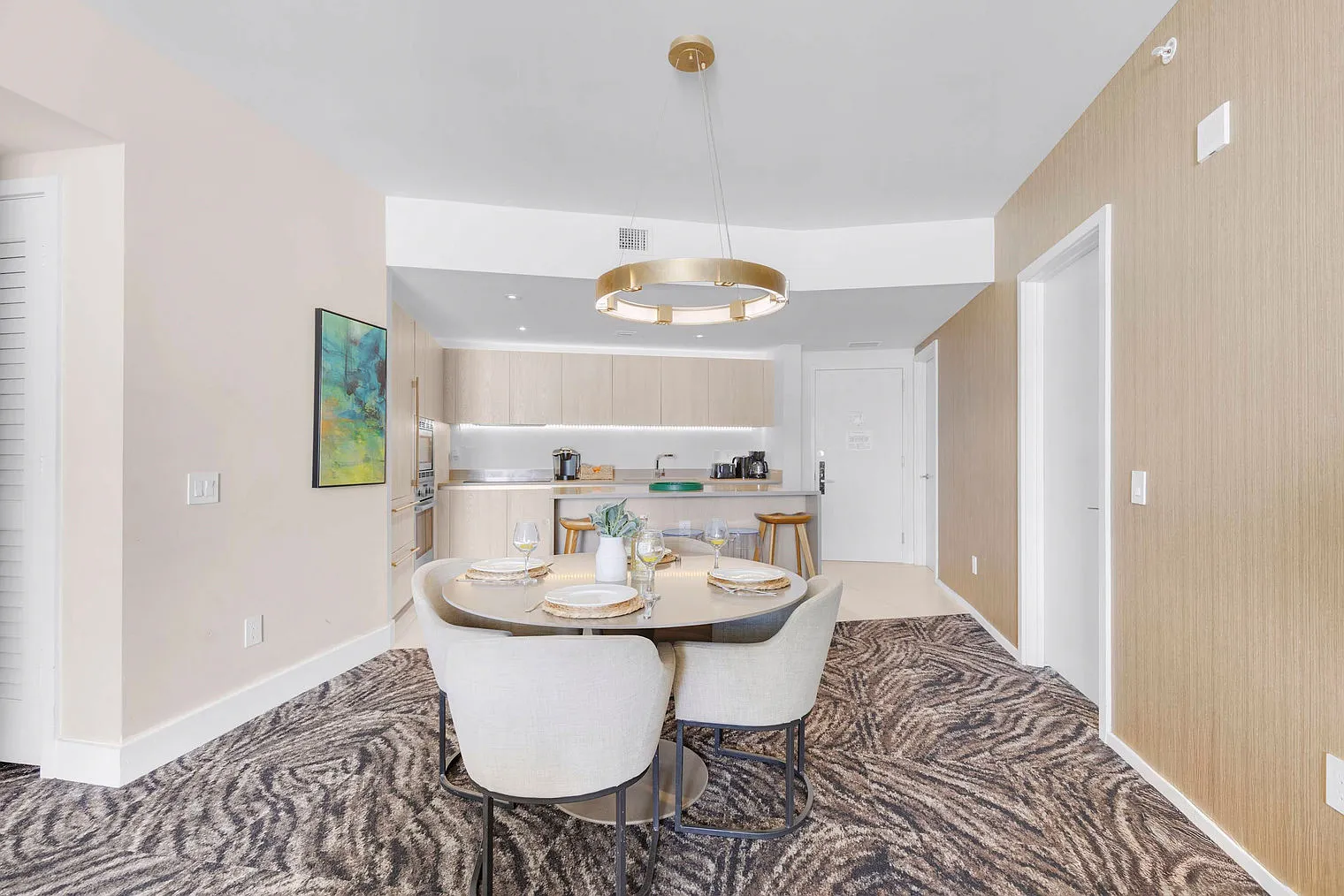 2 bed, 2.0 bath, 1097 sqft, $5,094 — Photo 4