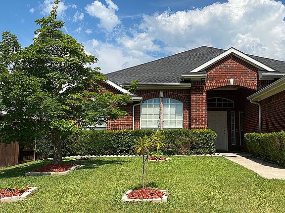 2nd image of 4520 Rockcliff Dr