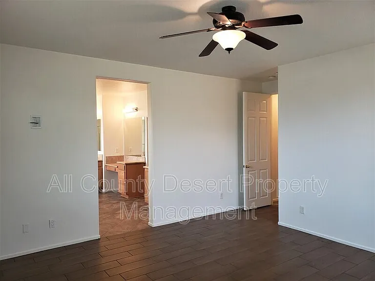 37853 Avon St — Photo 10