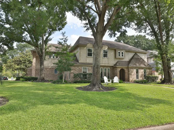 9203 Godstone Ln, Spring, TX 77379