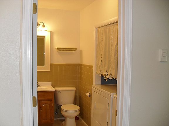 5th image of 129 Village Dr APT 2