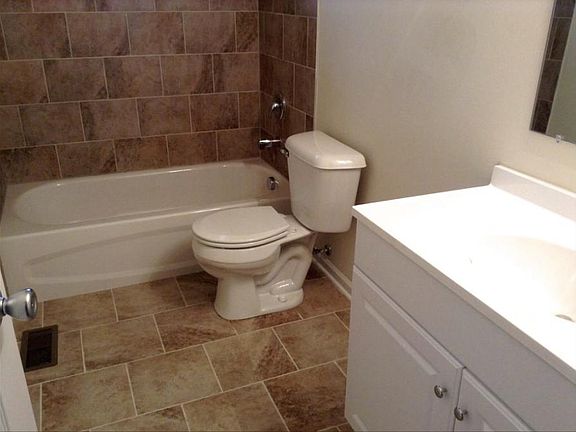 3rd image of 5655 Crestwood Ct